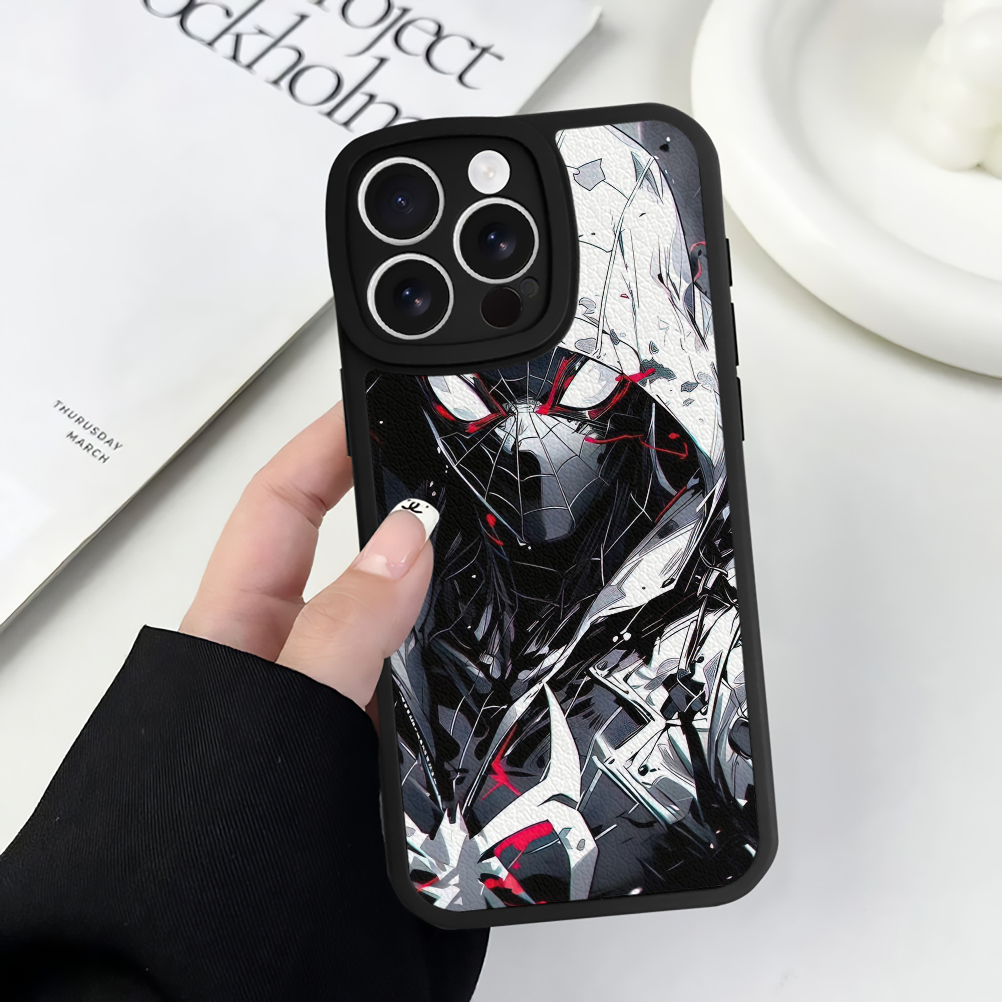 Spider Man スパイダーマン 【iPhone 16シリーズ対応】シリコンスマホケース（レザー調） 材質：シリコン